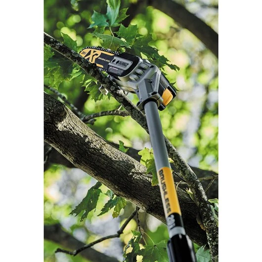DeWalt DCPS620M1 20V MAX XR Cordless Pole Saw Kit - Image 5