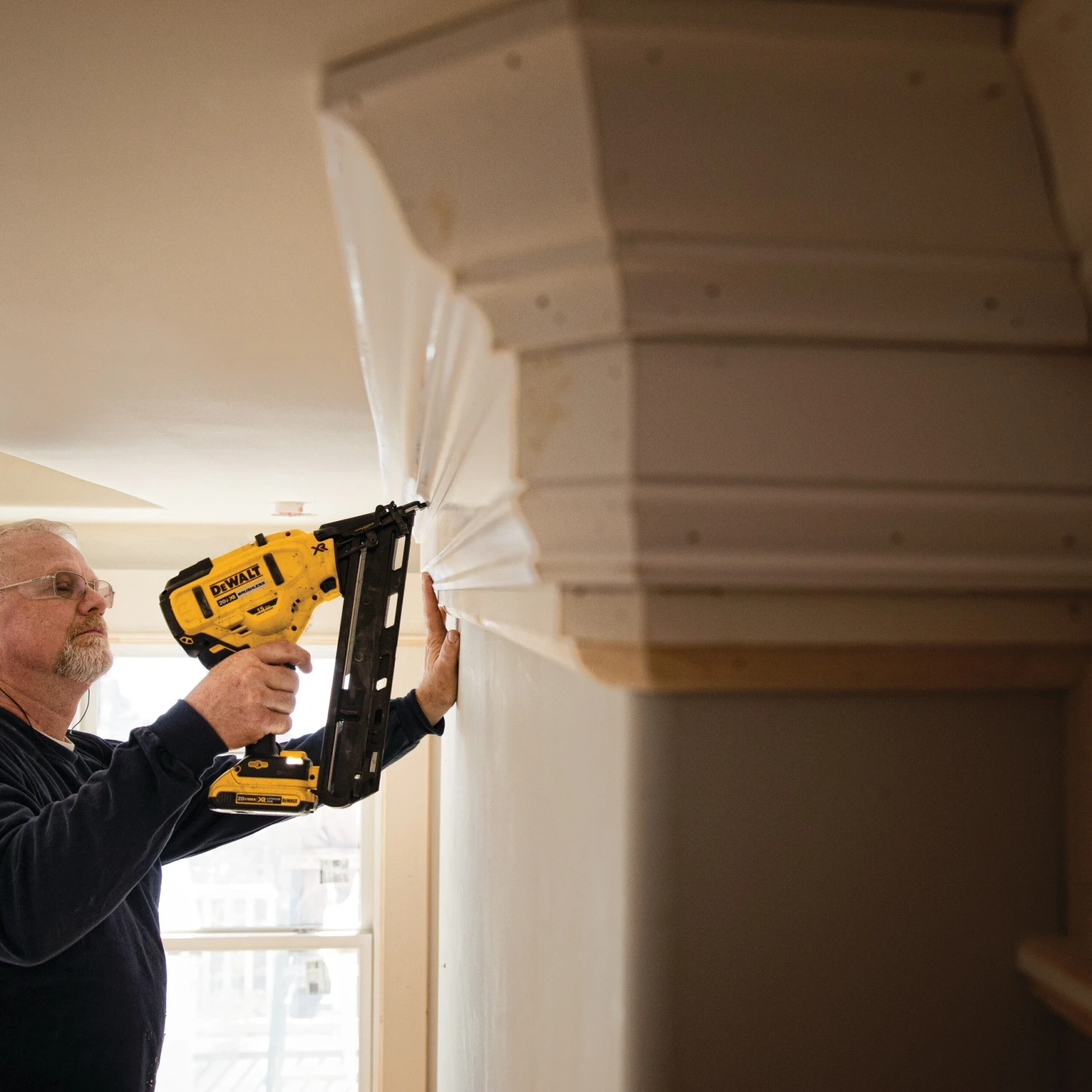 DeWalt DCN650D1 Cordless Finish Nailer Kit - Image 3