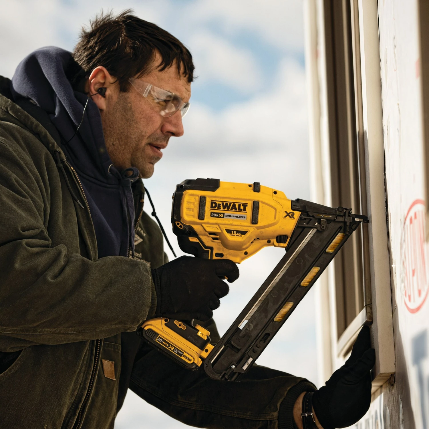 DeWalt DCN650D1 Cordless Finish Nailer Kit - Image 4