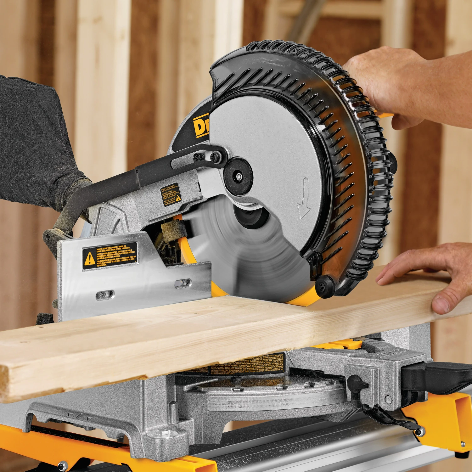 DeWalt DWS713 10" Single-Bevel Compound Miter Saw - Image 3